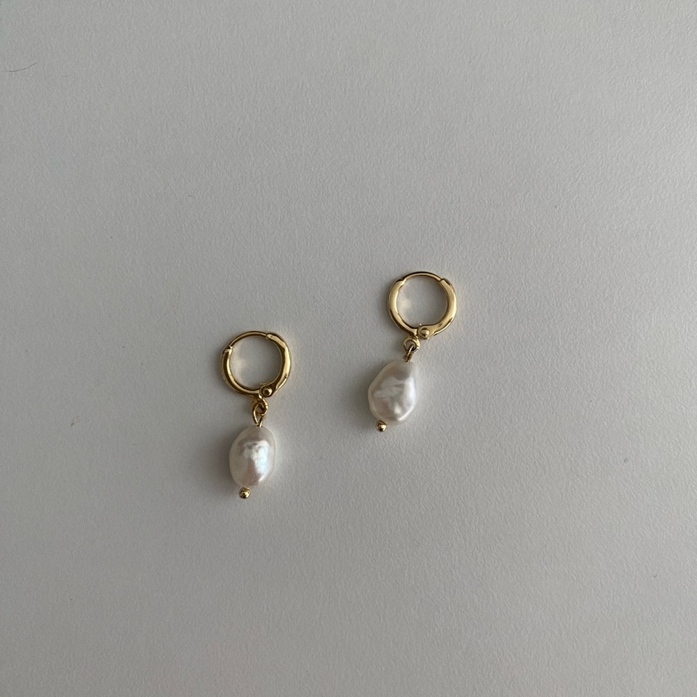 Freshwater pearl earrings in gold plated - Picture 2 of 3